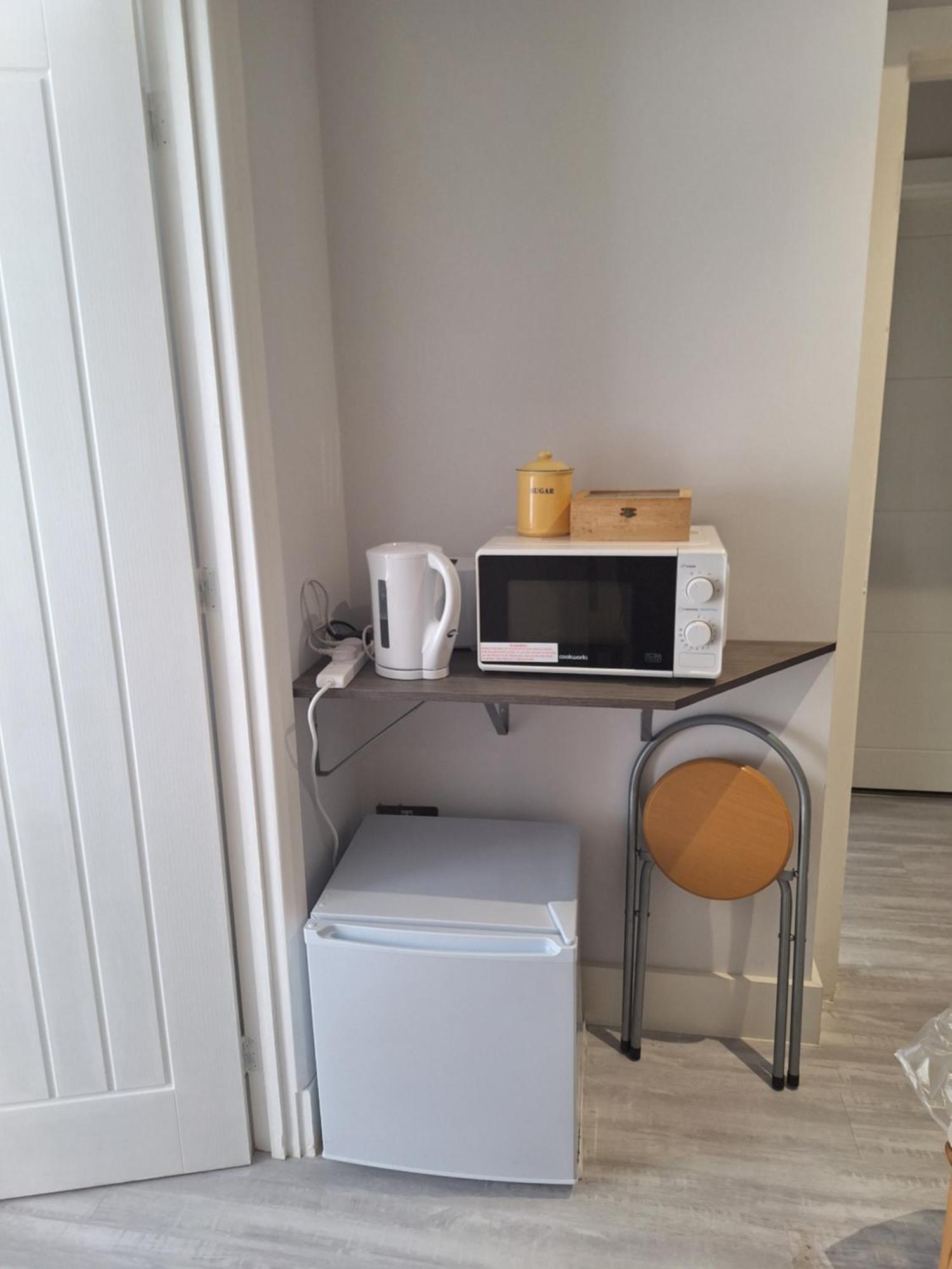 Budget Single Room Only For One Adult - Shared Flat Northolt  Esterno foto